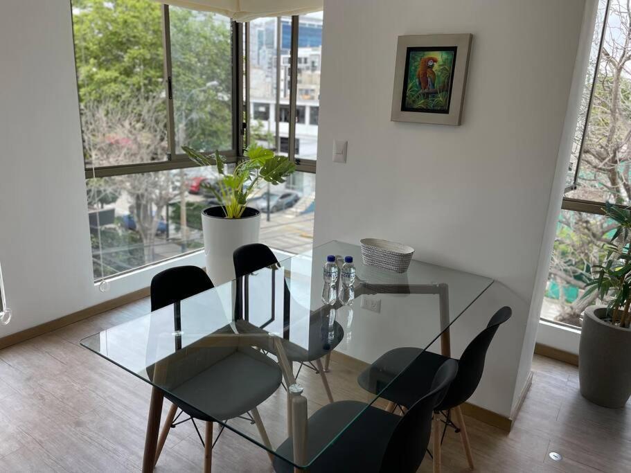 Estupendo Depa En San Isidro Apartamento